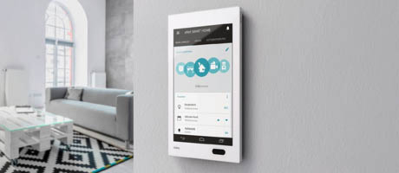 Bedienzentrale Gira G1 bei SES Solar-, Elektro- und Sanitärtechnik GmbH in Magdeburg