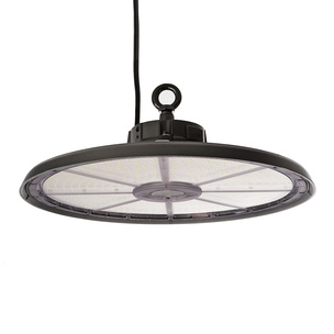 Hallen&shy;strahler bei SES Solar-, Elektro- und Sanitärtechnik GmbH in Magdeburg