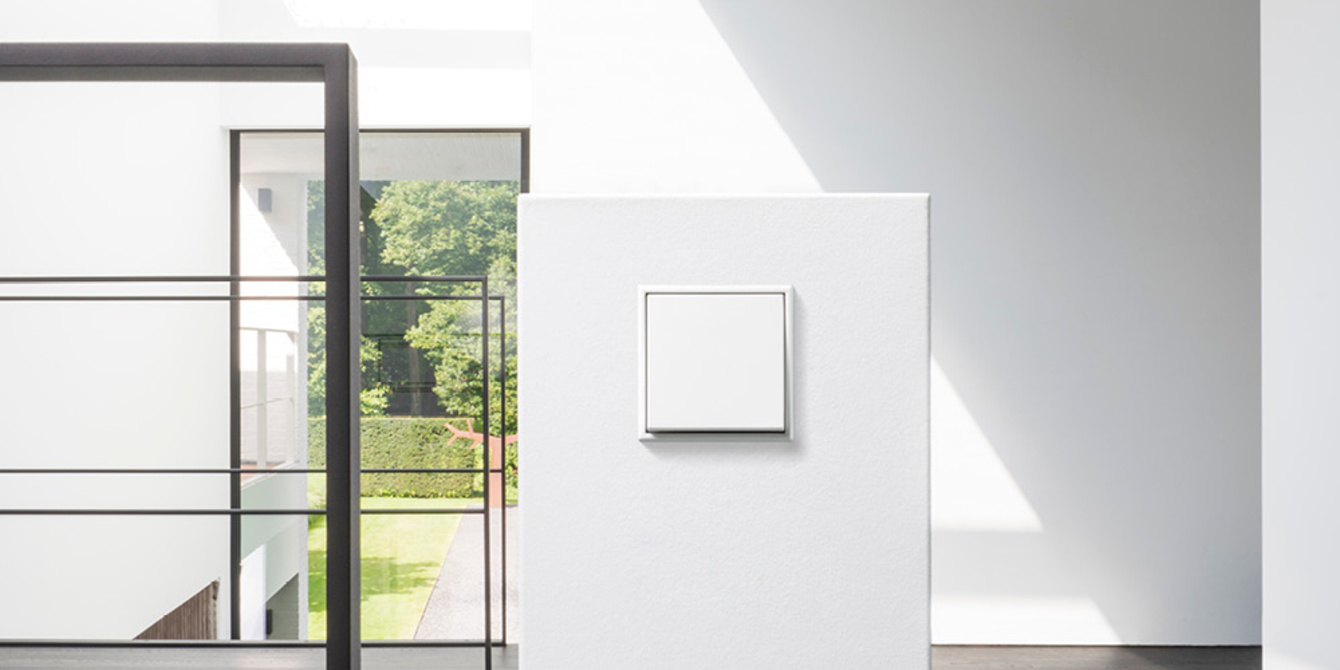 JUNG Schalterprogramme bei SES Solar-, Elektro- und Sanitärtechnik GmbH in Magdeburg